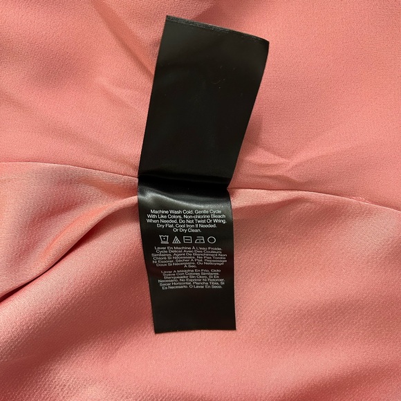 NWT Donna Karan Women’s Sleeveless Square-Neck Drape Front Satin Top Size Large - Picture 8 of 8